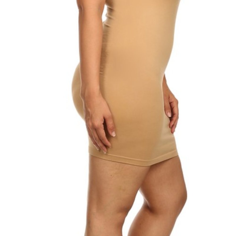 Lady's Solid Seamless Long Cami Top - Picture 3 of 6